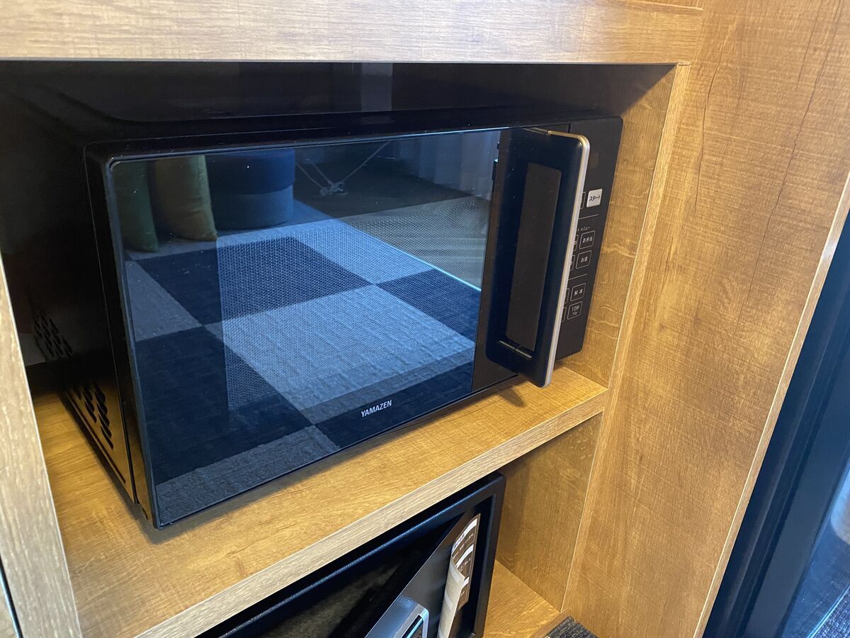 部屋に電子レンジもある。