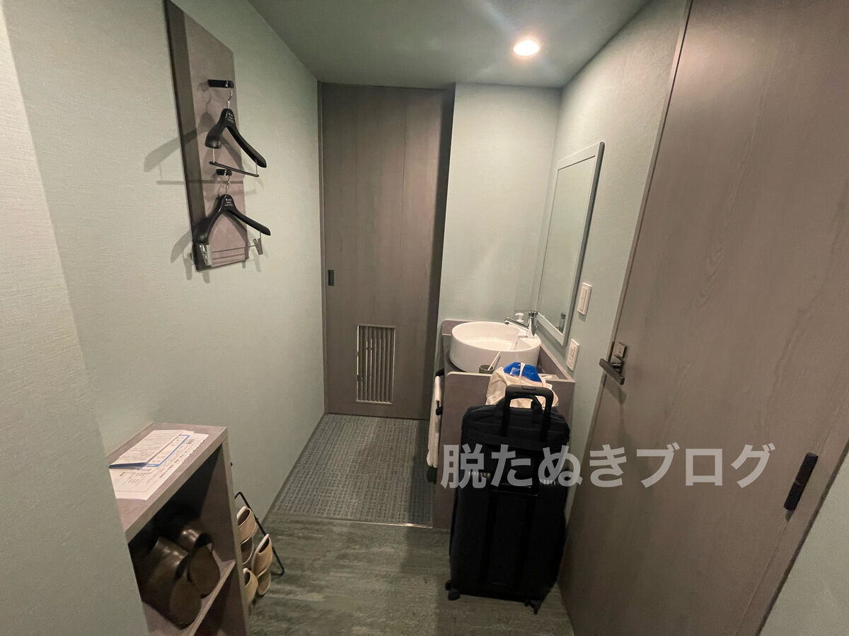 前室があり、ベッドルームと仕切れる