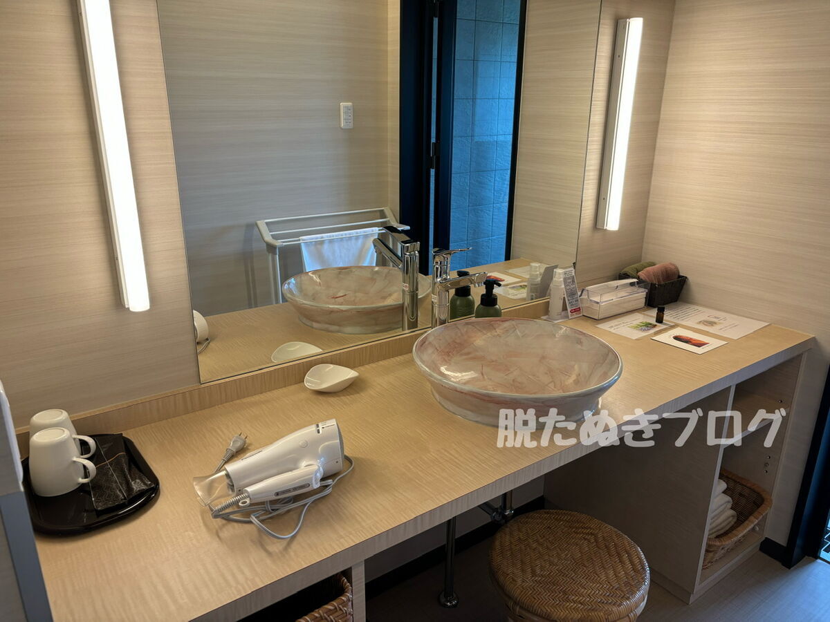とても綺麗な独立型トイレの水回り