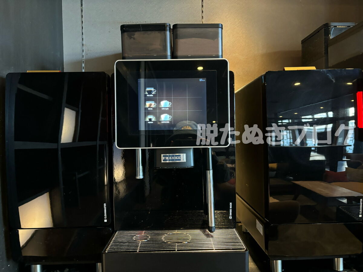 ドリンクサーバーではコーヒーやココアがある