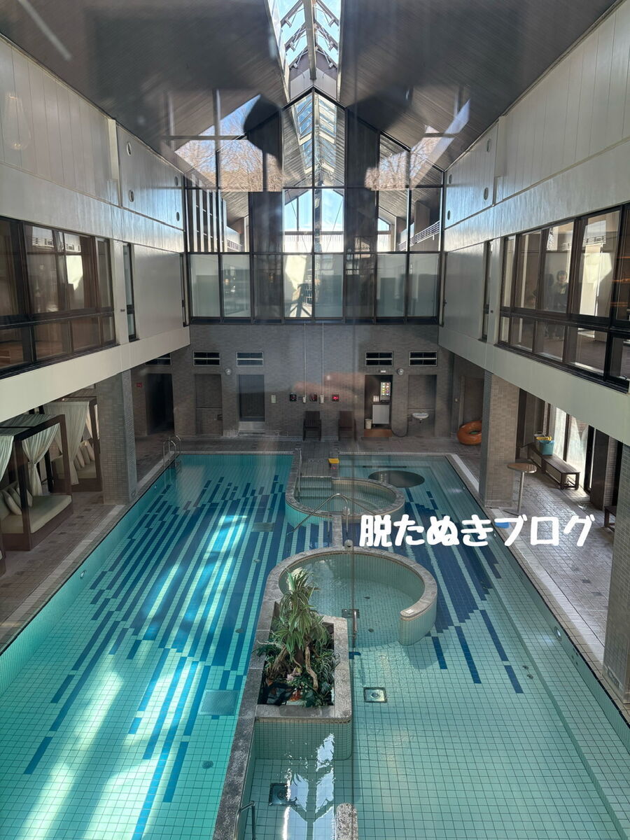 全天候型　室内プール