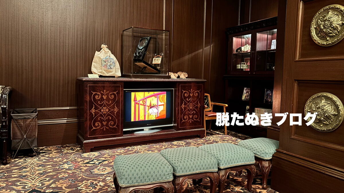 東京ディズニーランドホテルのラウンジ マーセリンサロンのテレビ
