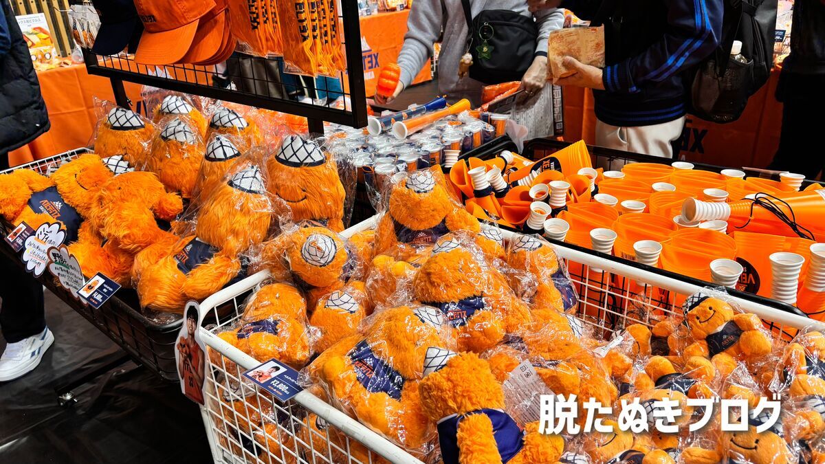 このはなアリーナ 1階エンド指定席裏にある公式グッズブース