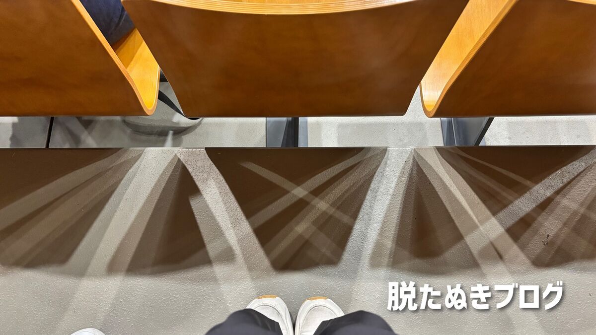 このはなアリーナ 2階オフィシャル裏指定席の席幅