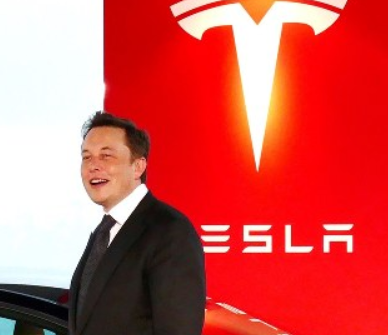 TESLAとイーロン・マスク