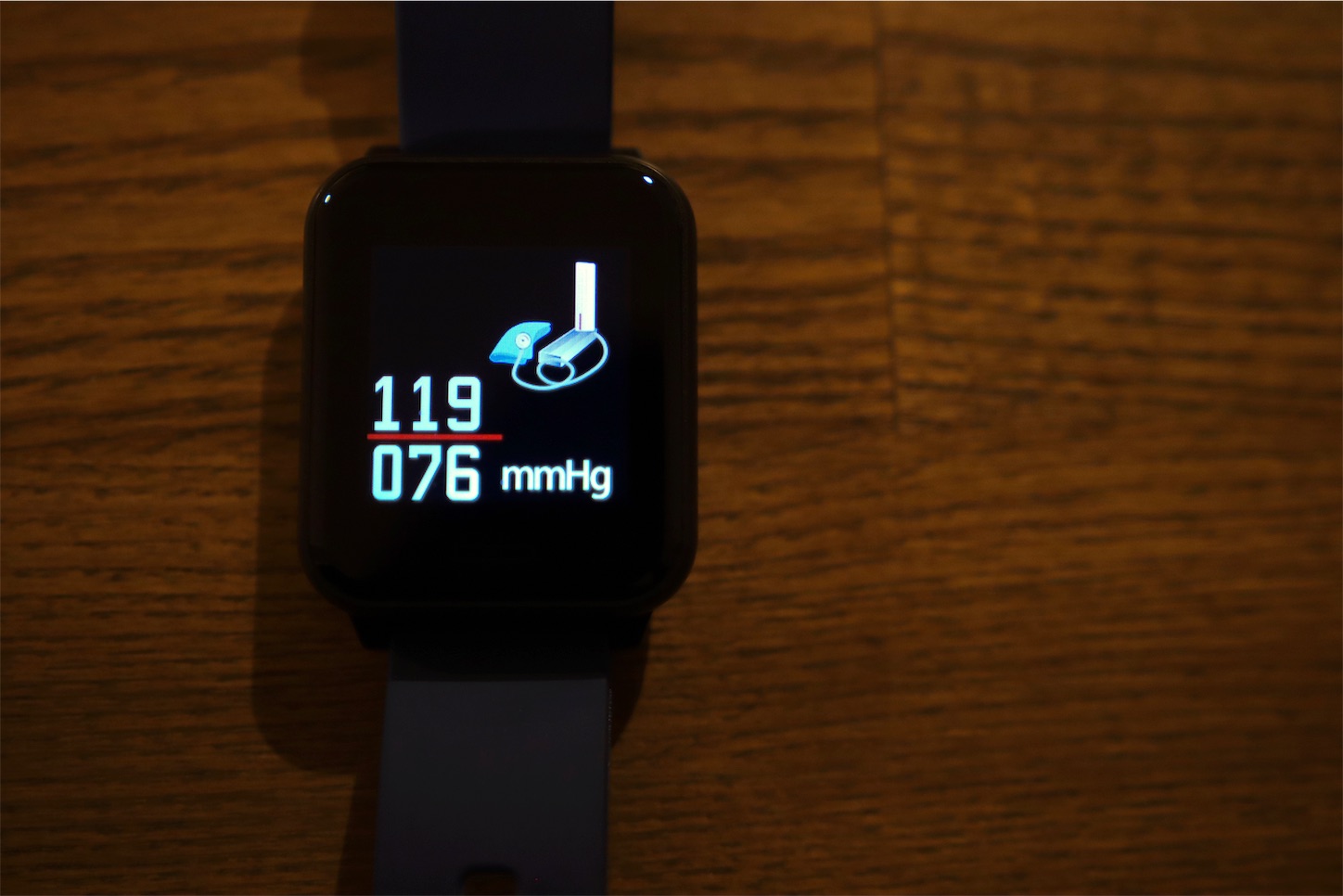 【Apple Watchクリソツ笑】4000円のスマートウォッチとはどんなものか。【Amazonで発見】 ミキオ