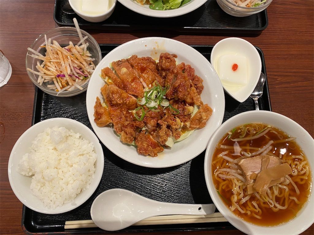 大須エリア 中華料理 ランチにおすすめ 名古屋市中区大須の 中華料理 明和酒家 めいわしゅか 大須301店 の油淋鶏とエビチリ 株太朗 投資 グルメ 生活ブログ