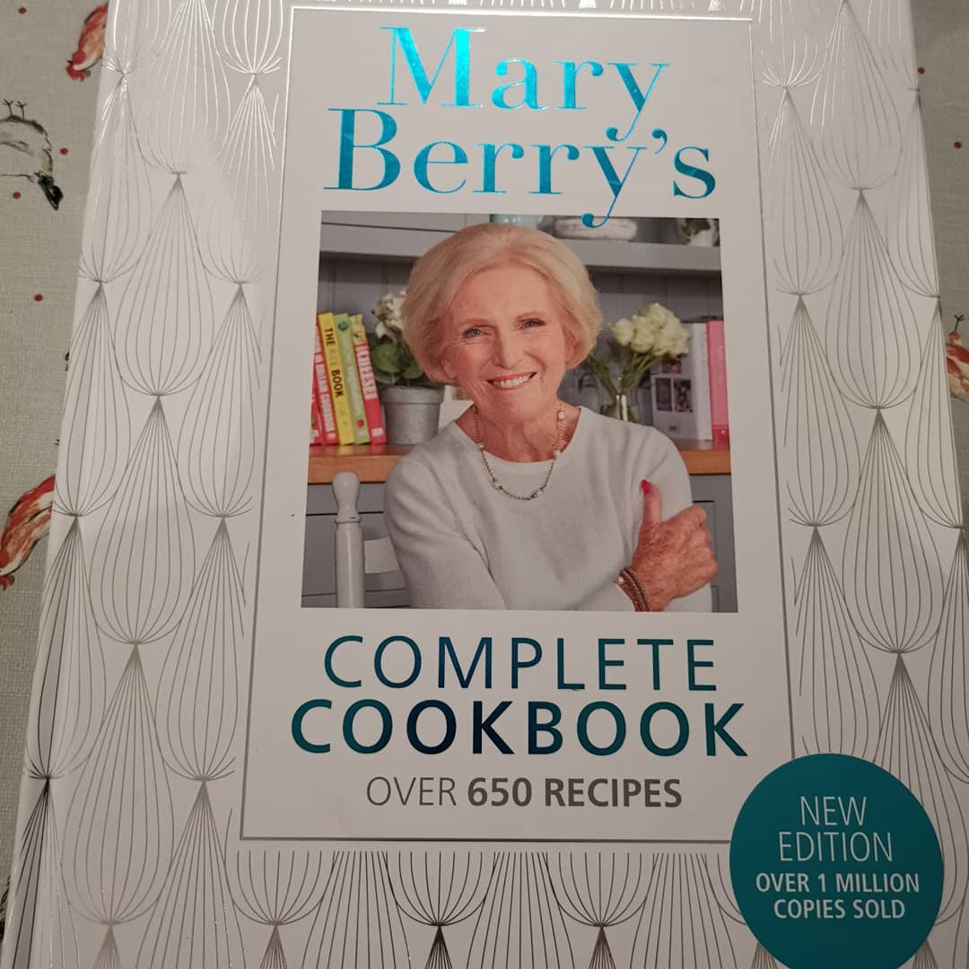 イギリス 料理研究家 Bake Offでお馴染み Mary Berry イ ギ リ ス 在 住 夫 婦 の 記 録 イギリス 料理研究家 Bake Offでお馴染み Mary Berry イ ギ リ ス 在 住 夫 婦 の 記 録