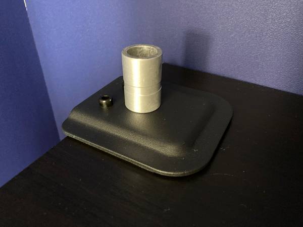 PCデスクの側面に取り付けました。