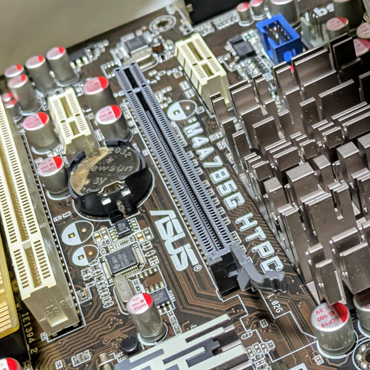 ASUS M4A785G HTPC