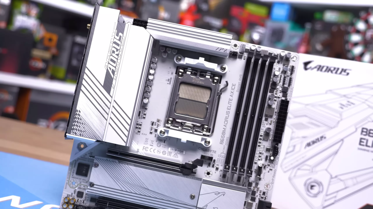 Gigabyte B650M Aorus Elite AX ICE