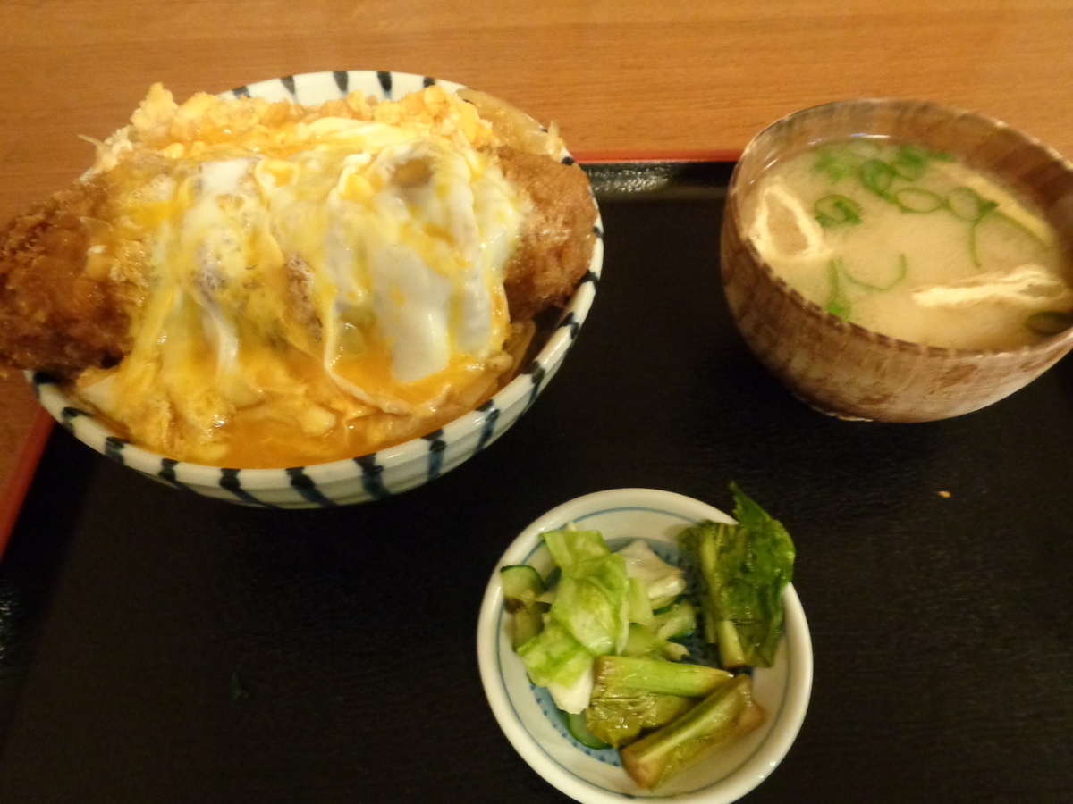 関英ドライブイン 厚切りカツ丼 Spring Dream