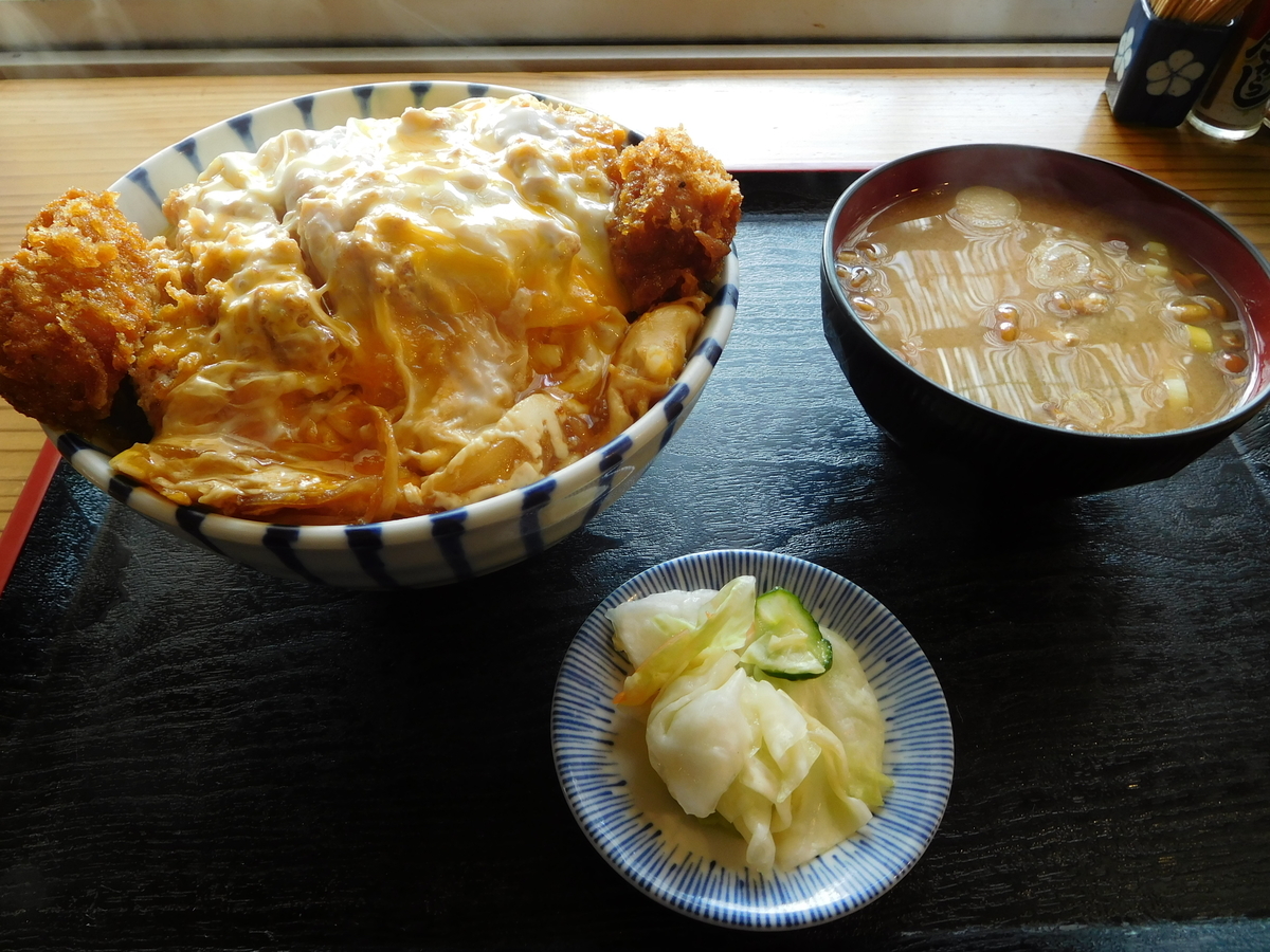 関英ドライブイン 厚切りカツ丼 Spring Dream