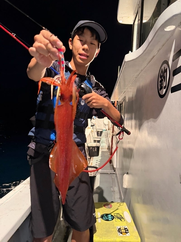08/23(日)南伊勢の五ケ所湾沖のイカメタル_アカイカ_ケンサキイカ_マルイカ_遊漁船