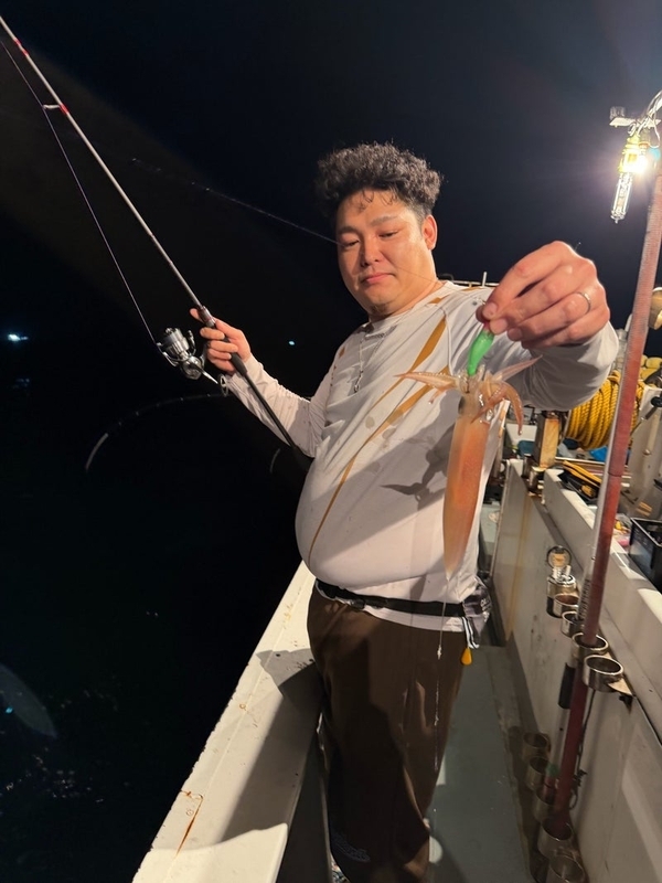 08/28(金)南伊勢の五ケ所湾沖のイカメタル_アカイカ_ケンサキイカ_マルイカ_遊漁船