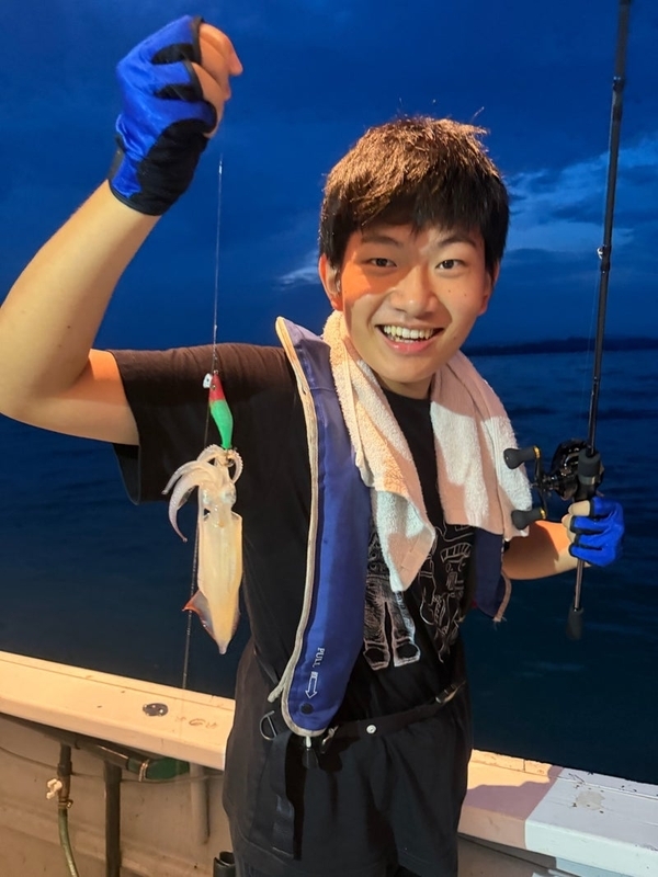 08/28(金)南伊勢の五ケ所湾沖のイカメタル_アカイカ_ケンサキイカ_マルイカ_遊漁船