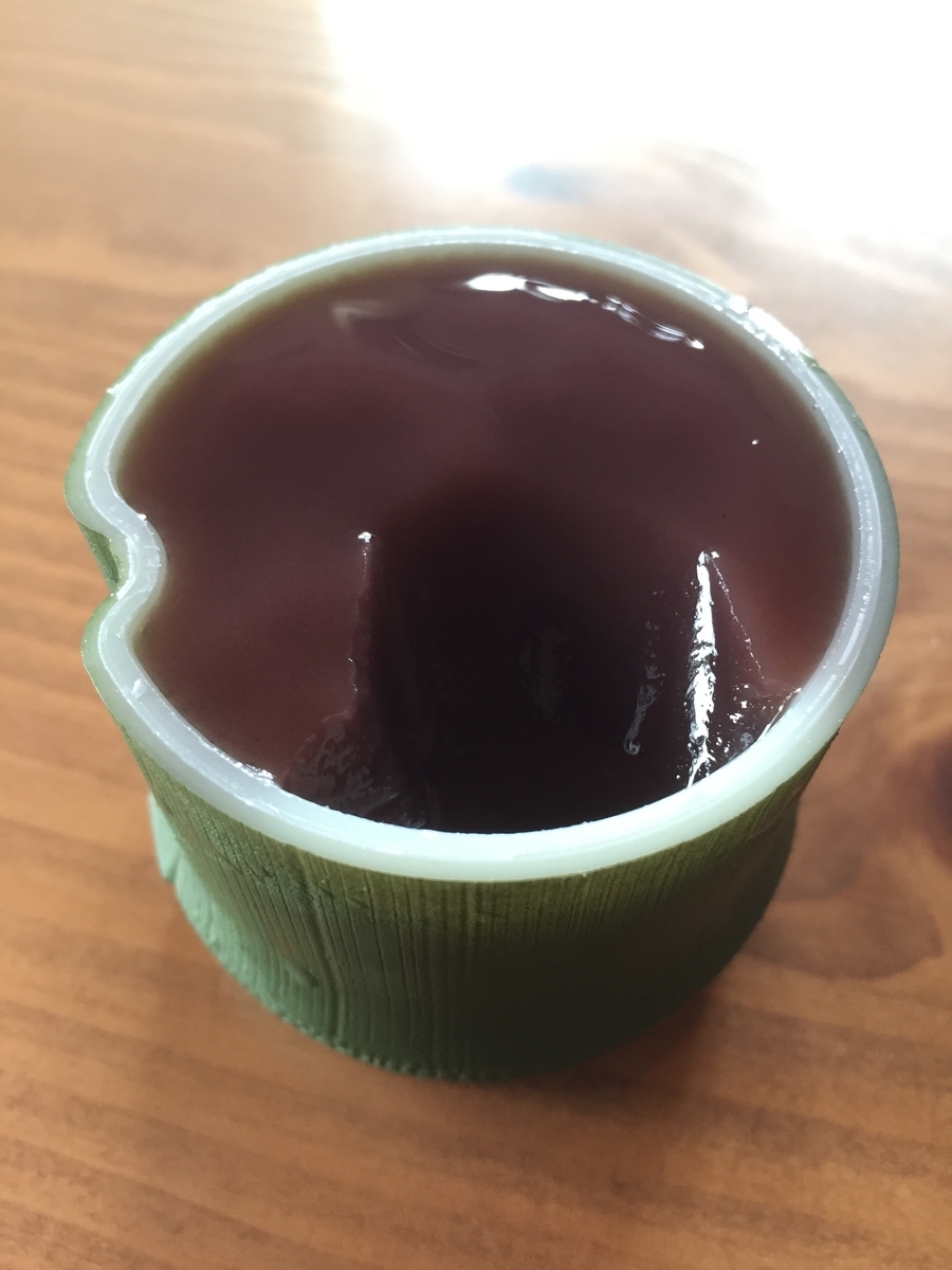 町田小田急百貨店B1Fで購入した叶 匠壽庵の水ようかんをスプーンですくった断面を撮影した写真