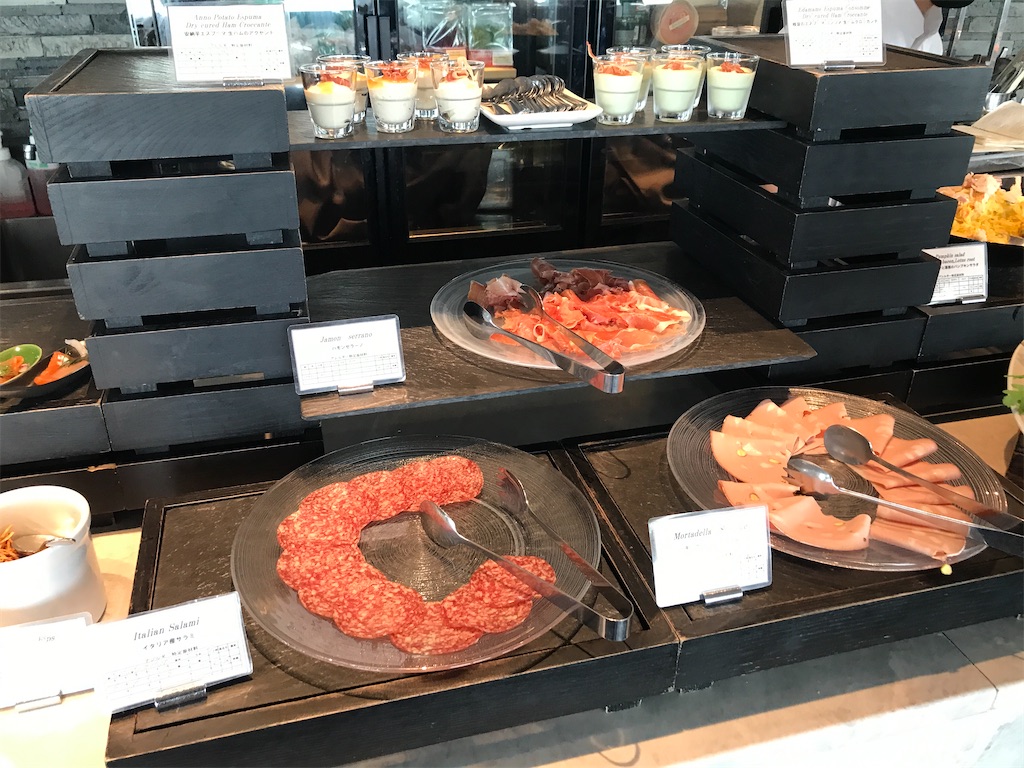 ブッフェ料理大全 東京タワーを一望しながら贅沢なランチビュッフェを堪能できる