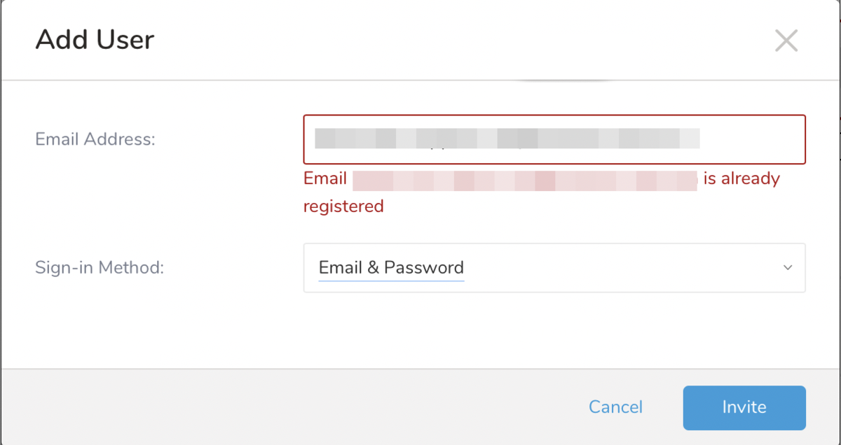 Email xxx@example.com is already registered」となり新規