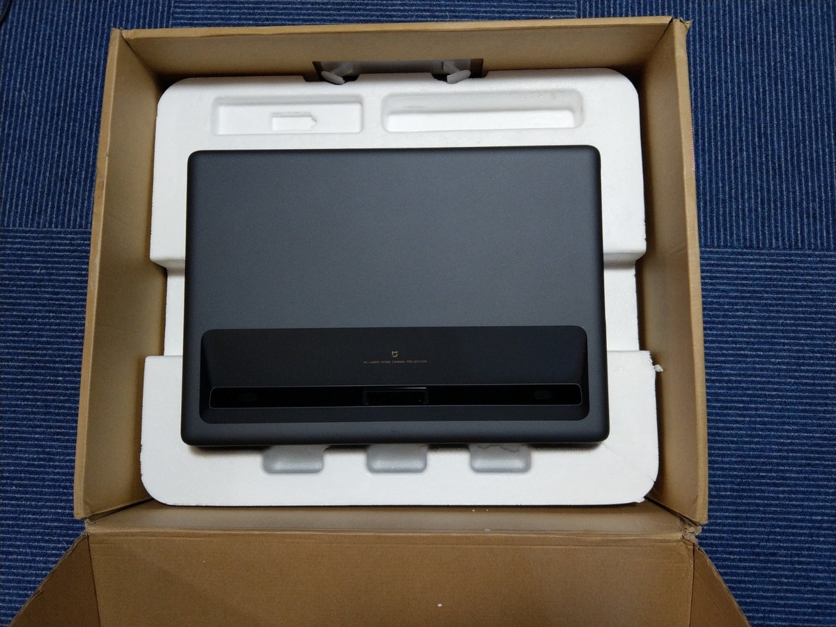 安価な 4K HDR 超短焦点レーザープロジェクタ Xiaomi (Mijia