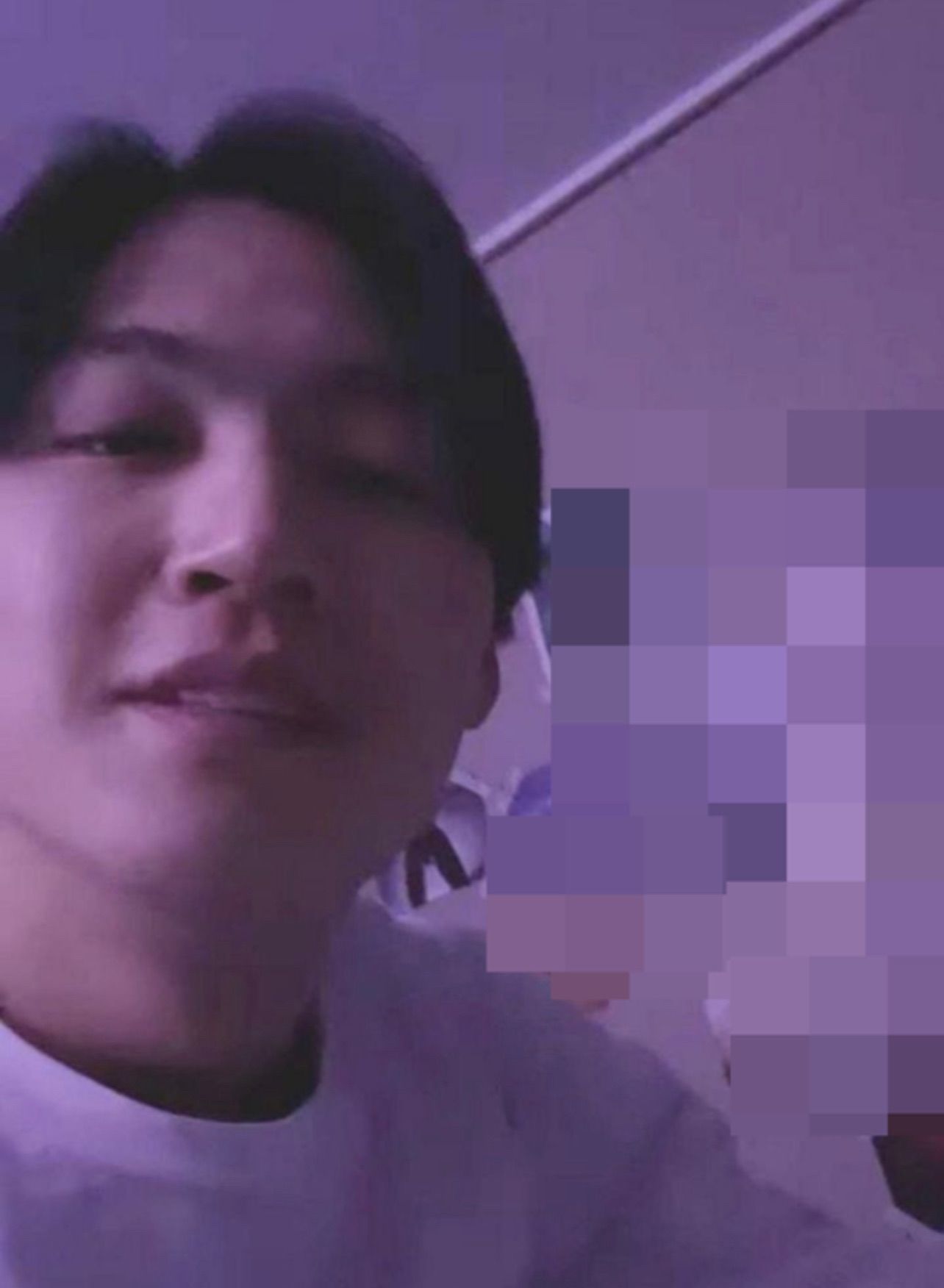 Got7ジェボム ライブ配信中に複数女性のビキニ写真映り物議に ファッション写真家の作品 と説明 韓information