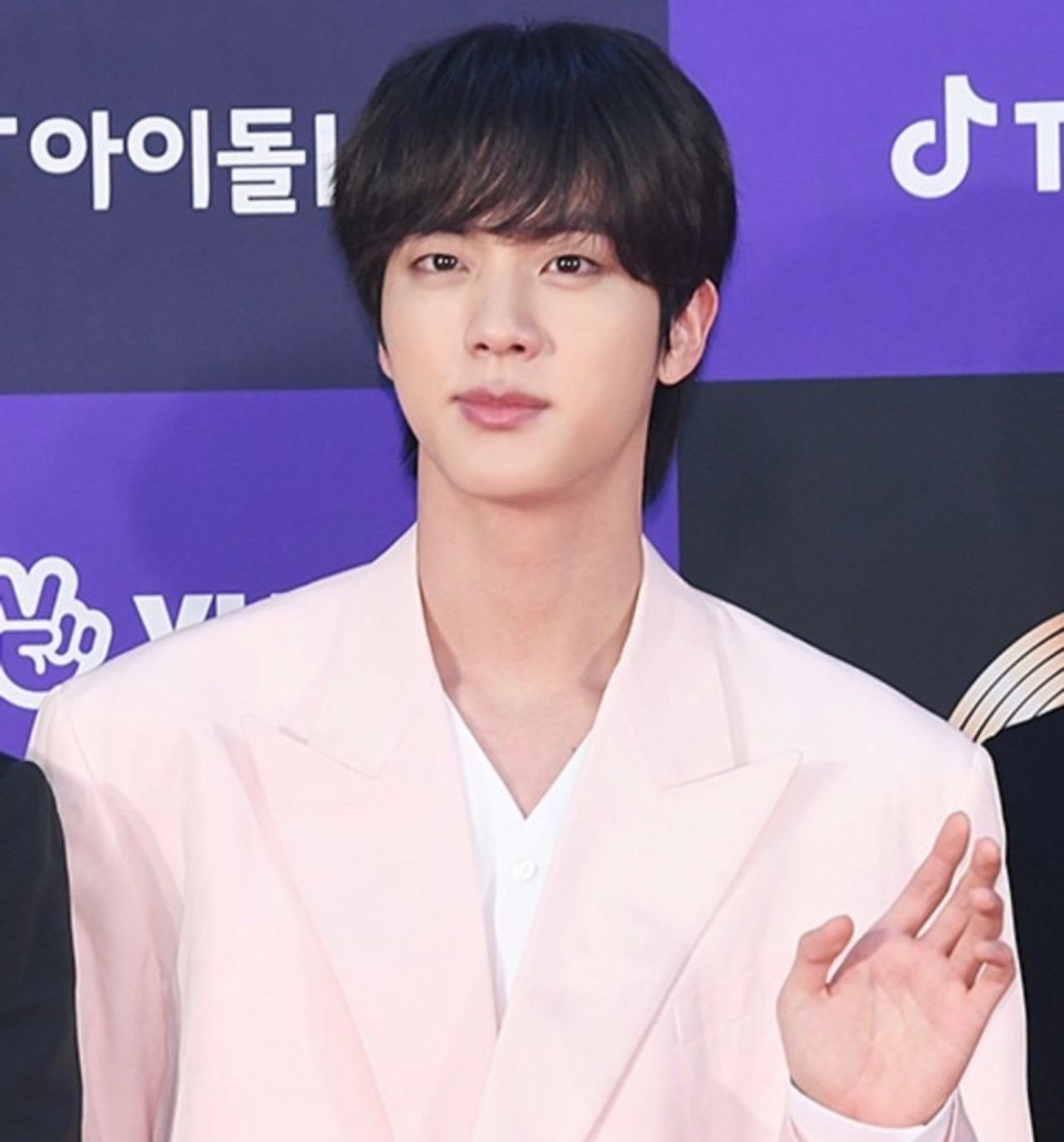 Btsジンの実兄キムソクジョオンさん ジンの新型コロナ感染に対して 大丈夫だと思いますよ 韓information