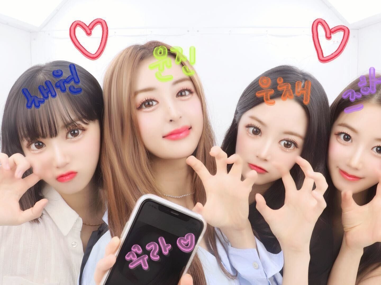 Le Sserafim ルセラフィム メンバー4人でのプリクラを公開 宮脇咲良は 韓information