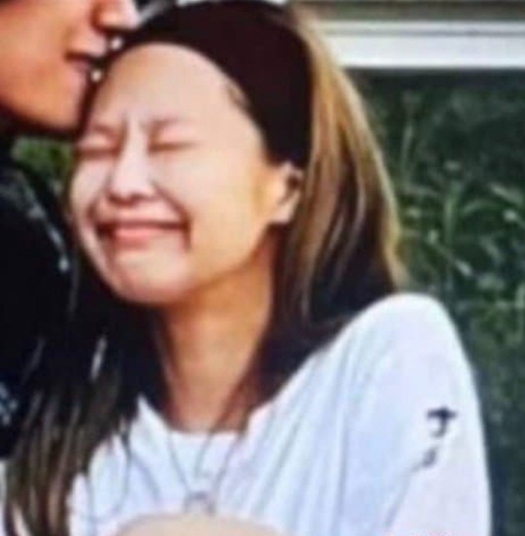 Btsテヒョン Blackpinkジェニ 今度はおでこキス写真とビデオ通話写真が流出か 韓information