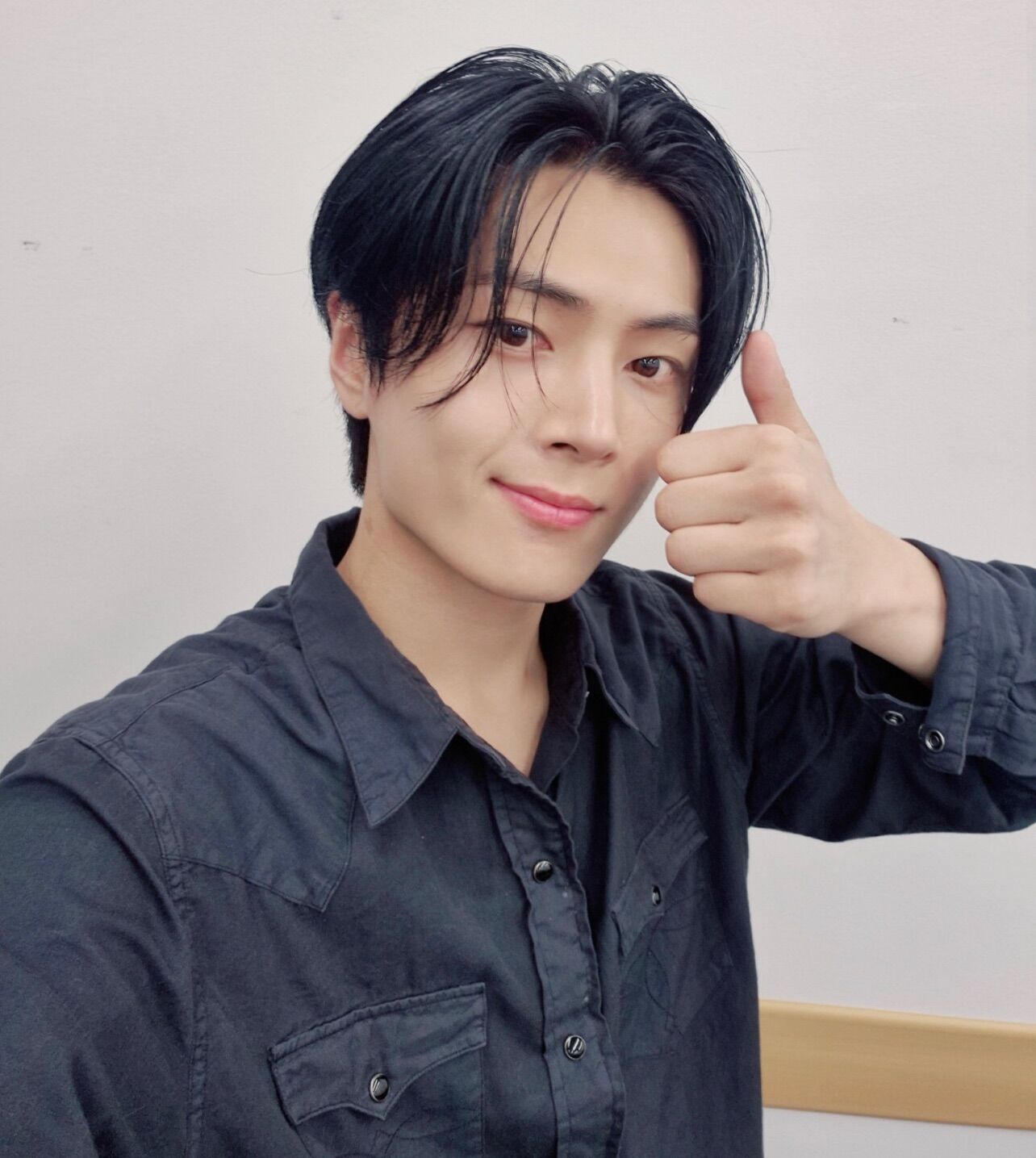 enhypen ジェイ Abib ポラロイド ENHYPEN「ジェイ」膝負傷のため広島公演は椅子に座って参加…週末の