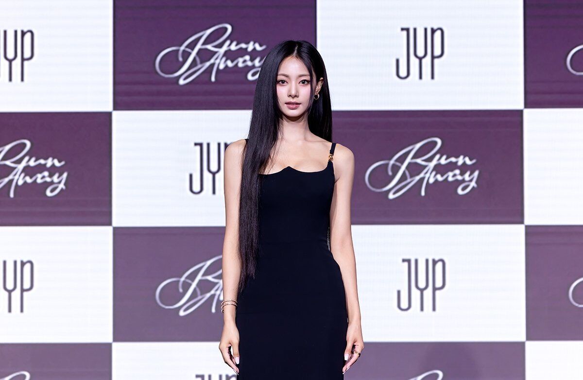 TWICEツウィ、ソロデビューアルバム「abouTZU」初日売上22万枚を記録
