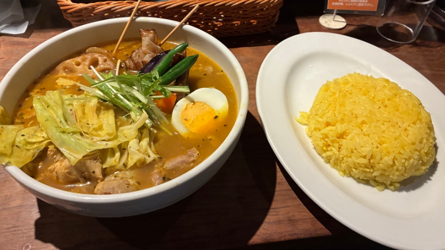 新宿スープカレードミニカ野菜チキンカレー
