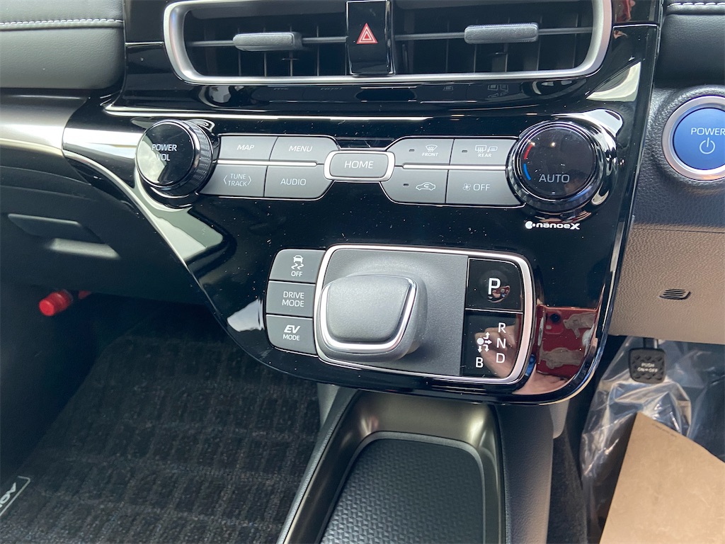 新型のアクアもシフトレバーがちょっとプリウス的になっていた Mhoエンジニアリング