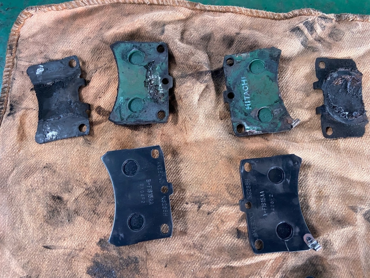 トヨタ純正ブレーキパッド04465-60320 LS460 Fスポーツ 純正 中古