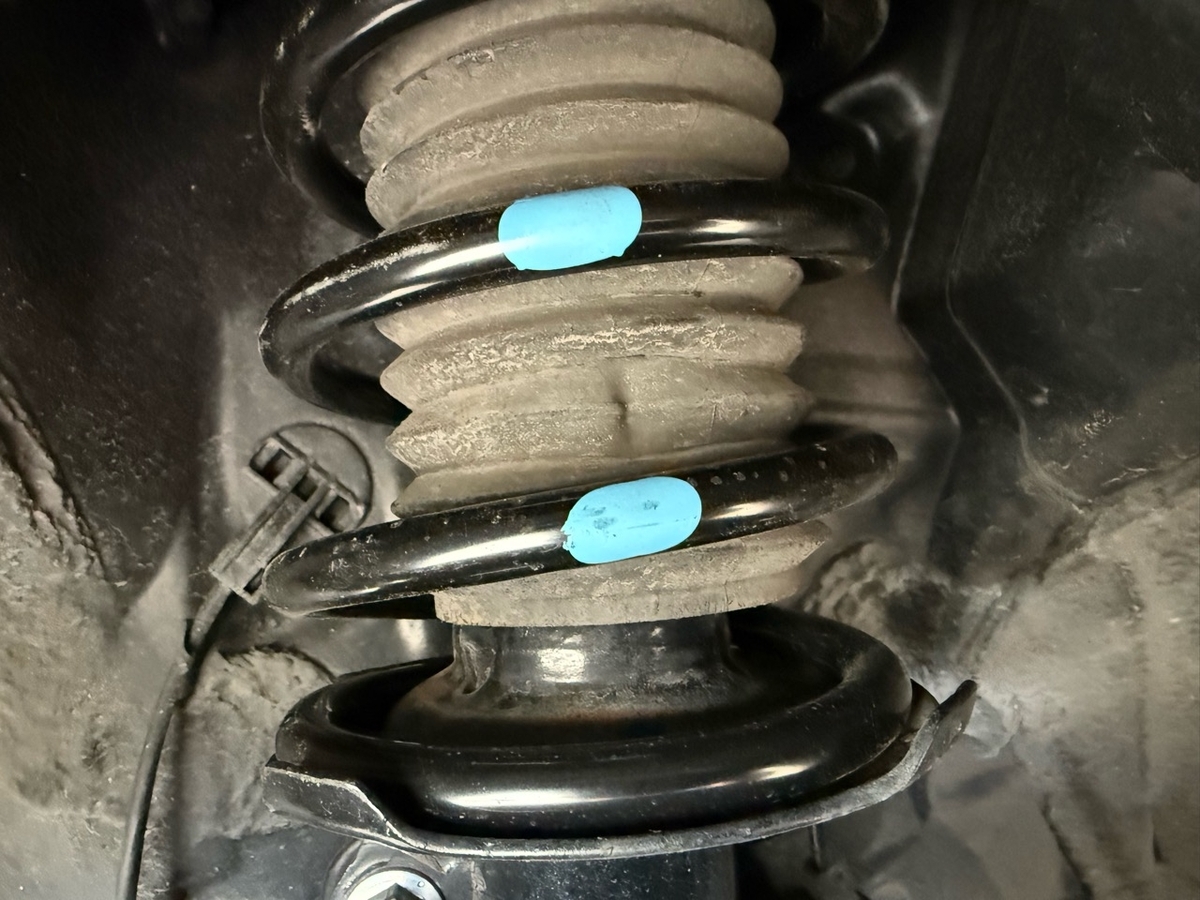 キャンバス、フロントコイルスプリング交換リコール！事前に有償で交換