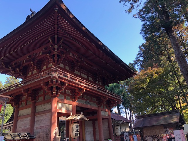 東本宮楼門