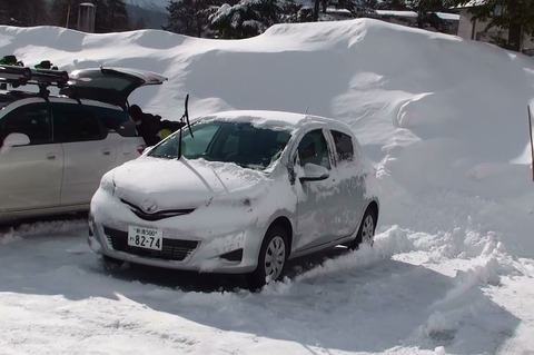 20140129094045(2)雪かぶり車