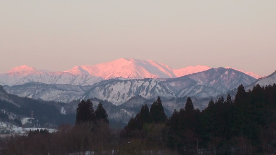 20140127165326(2)夕日の飯豊山