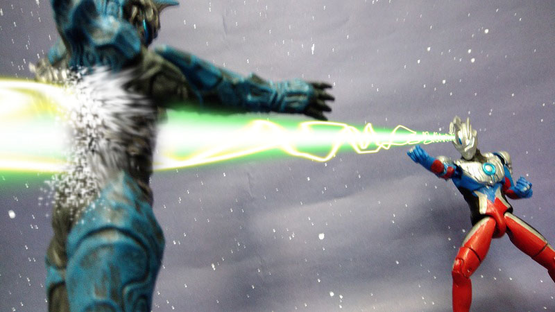 ウルトラアクションフィギュア改造 ウルトラマンオーブ エメリウム