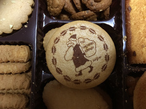 泉屋のクリスマスクッキー缶 マーブルマーブル