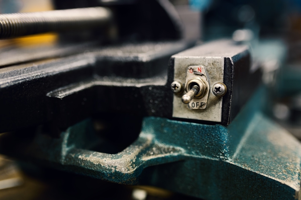 使い古された工作機械