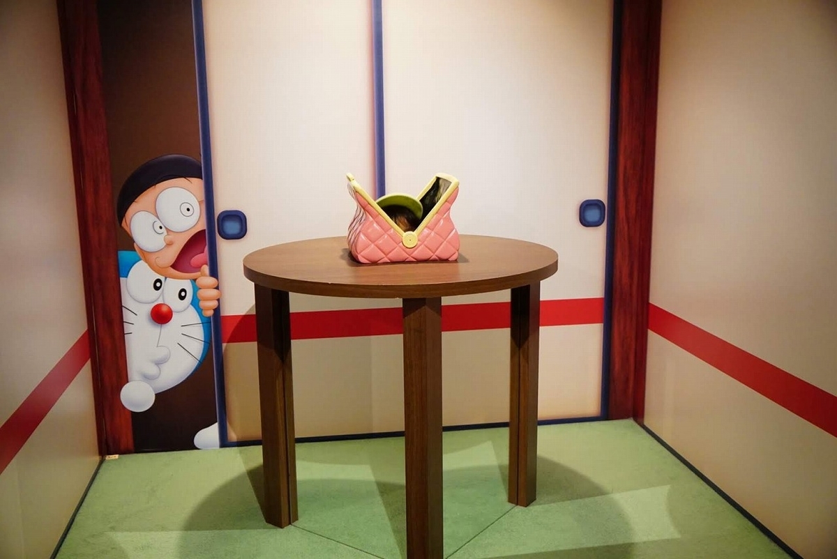 取り寄せバッグから頭が出ている