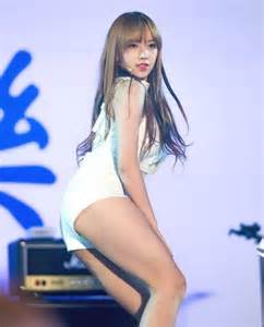K-POP 太い美脚 エロダンス こんな時こそ、「太腿戦略」について考える。 - お留守番のあとに。