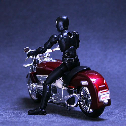 レア 1/18 マイスト ホンダ ワルキューレ ルーン 仮面ライダー 響鬼 1/18スケール HONDA ワルキューレルーン 【Maisto】 | オーメン