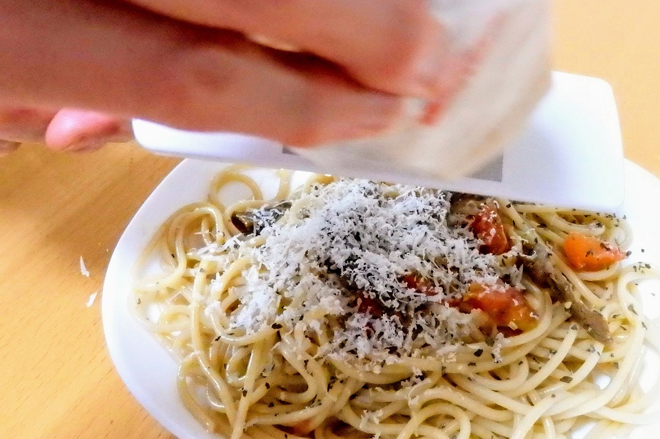 f:id:tentsu_media:20190822113140j:plain ポルチーニ茸とトマトのパスタ