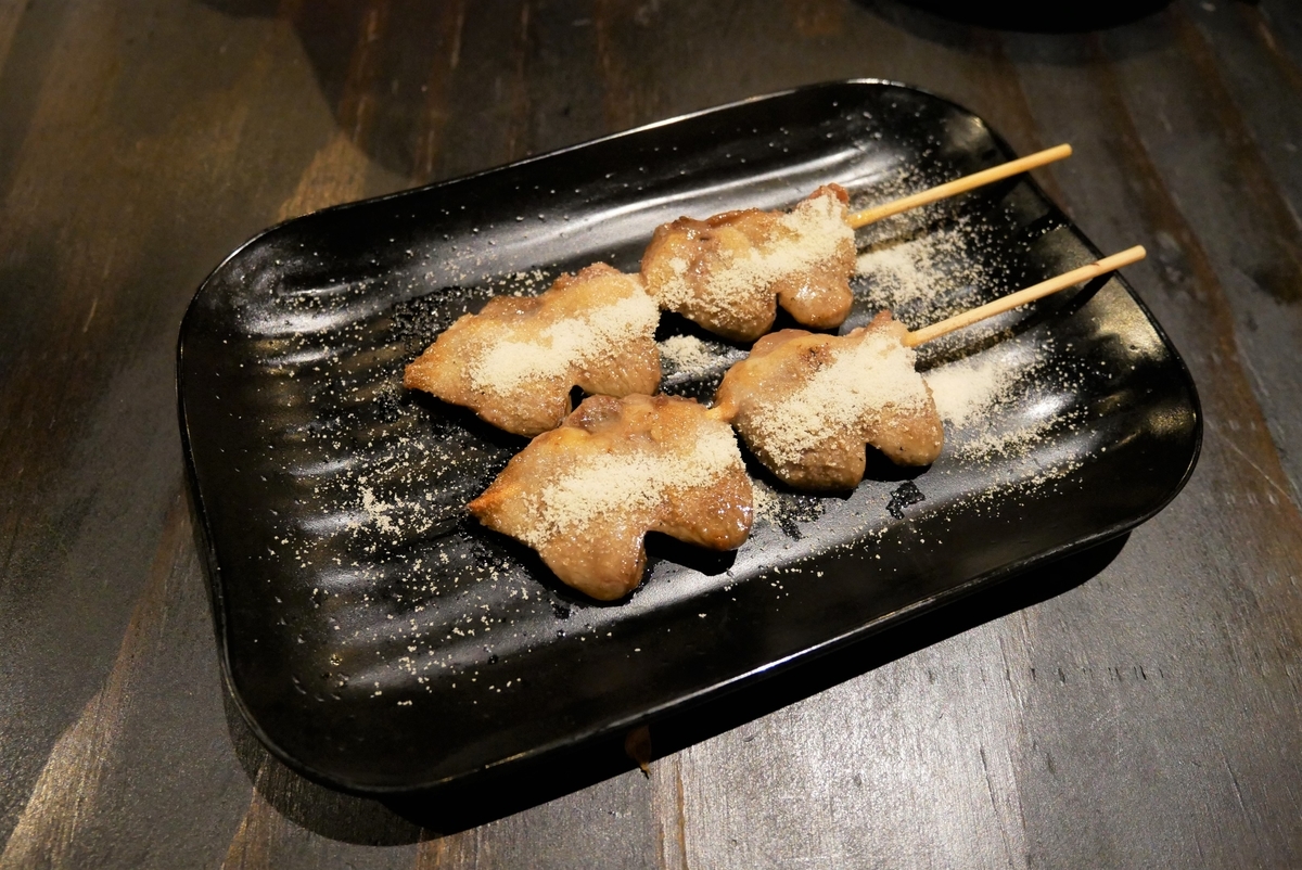 f:id:tentsu_media:20191021130519j:plain 大衆酒場はな 焼き鳥 こころガーリック