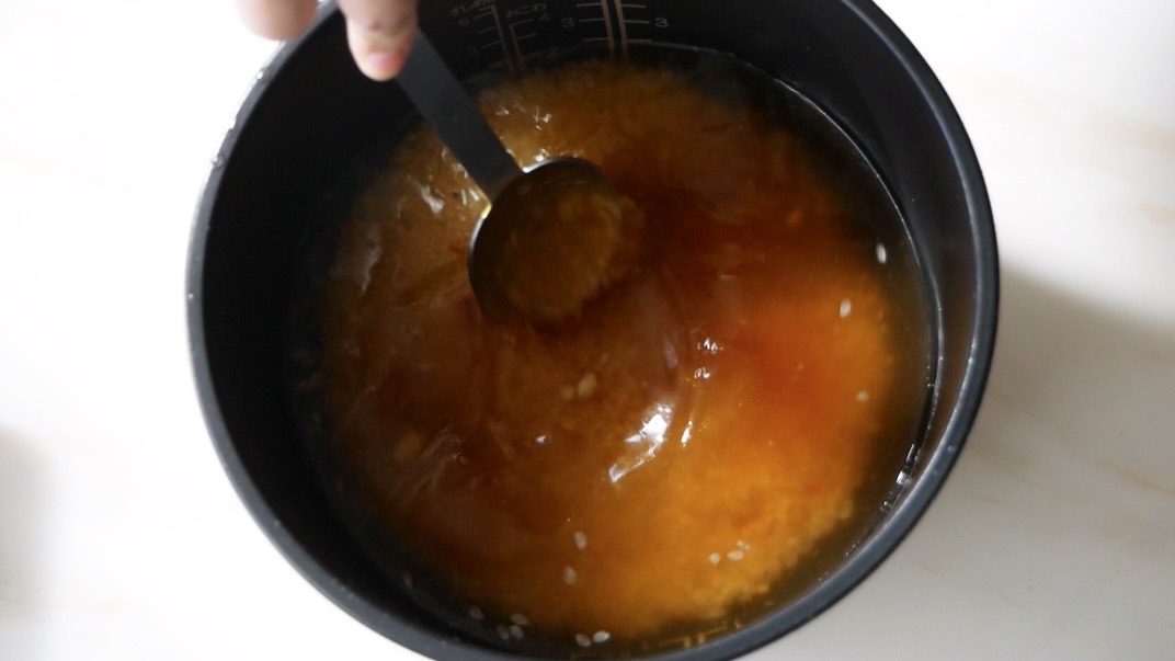 マジ簡単すぎ 調味料２つと缶詰を入れて炊くだけでめちゃくちゃ美味しい サンマの炊き込みご飯 の作り方 てぬキッチン