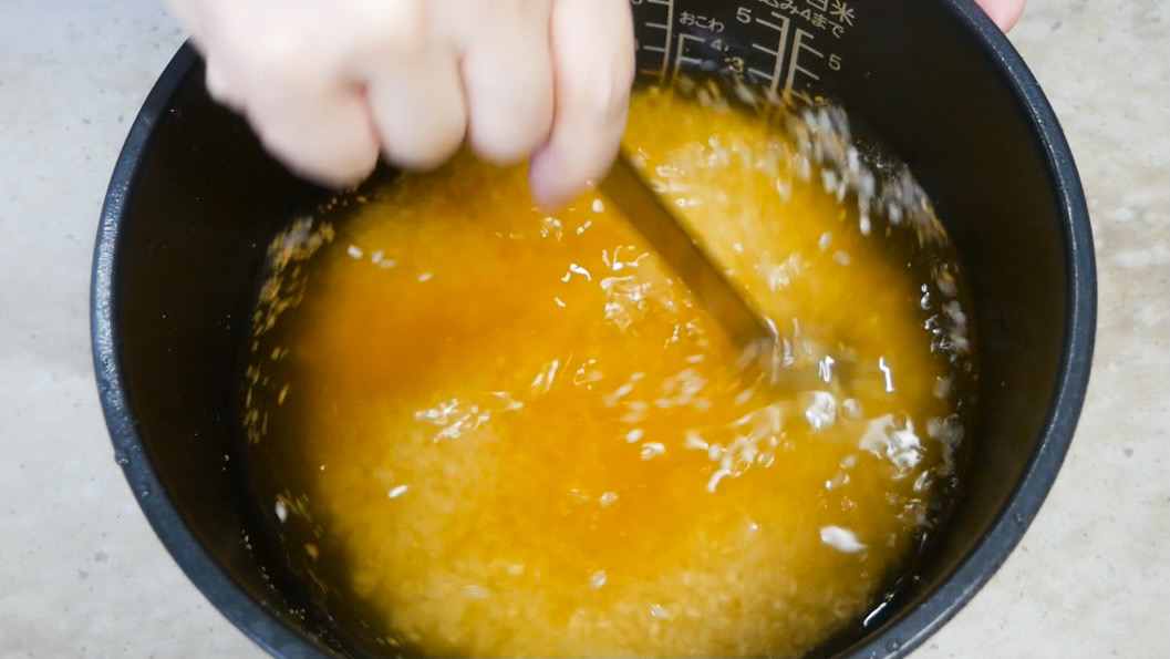 ただ入れて炊くだけでマジで激ウマ 必ずおかわりしたくなる コーンソーセージ炊き込みご飯 の作り方 てぬキッチン ただ入れて炊くだけでマジで激ウマ 必ずおかわりしたくなる コーンソーセージ炊き込みご飯 の作り方 てぬキッチン