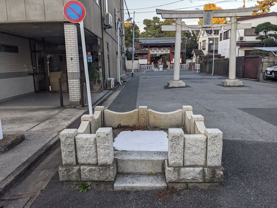 戦時中に作られた謎の石碑？ 「国威宣揚（こくいせんよう）碑」の余生