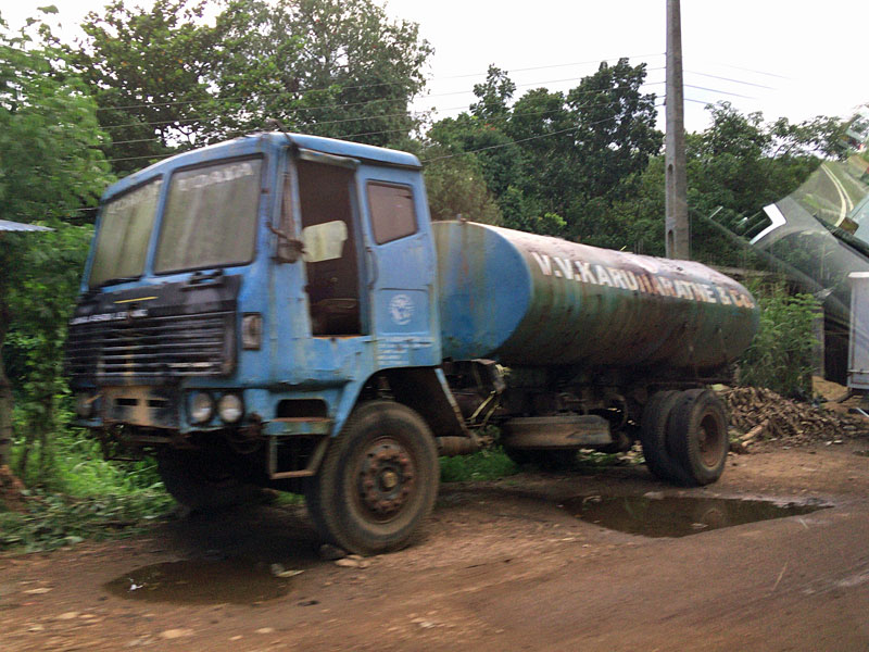 スリランカ自動車図鑑2 (日本で見れないクルマ編) daily diary
