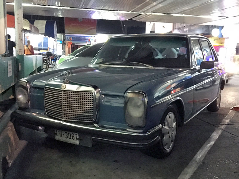 メルセデス・ベンツ Eクラス（W114/W115）